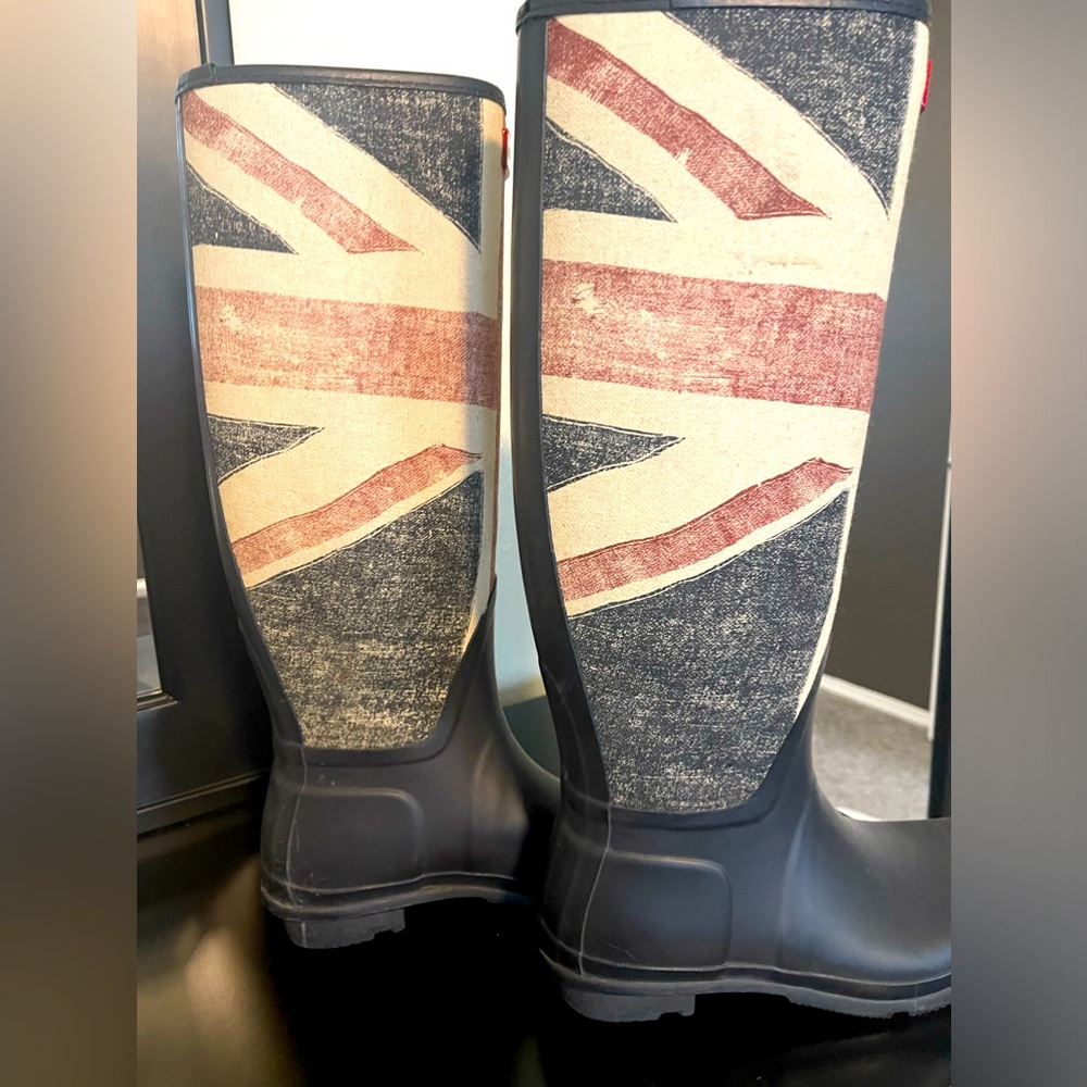Hunter brand boots size 8 never been worn.